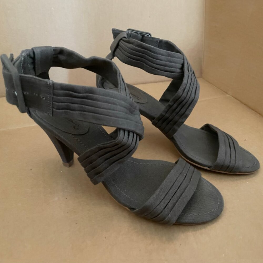 Stradivarius Unique Sandals